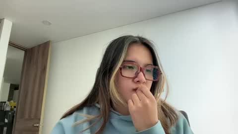 Snapshot of cutebunny_21 chatting on 24, 6, 2026 CuteBunny 21 online show from 24, 6, 2026