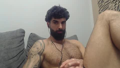 cuteeboy online show from 13, 2, 2026