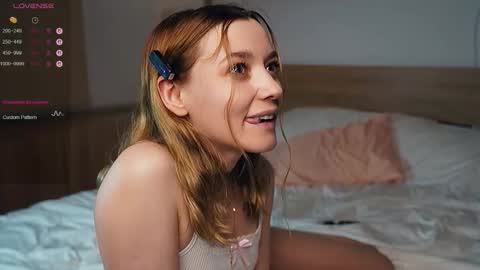 Snapshot of cutenass chatting on 17, 12, 2025 Mary online show from 17, 12, 2025