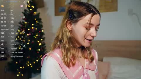 Snapshot of cutenass chatting on 7, 1, 2026 Mary online show from 7, 1, 2026