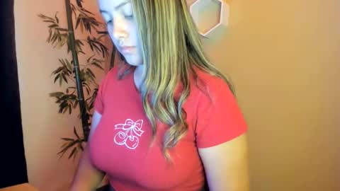 Snapshot of cutesamantha_ chatting on 26, 5, 2026 cutesamantha_ online show from 26, 5, 2026