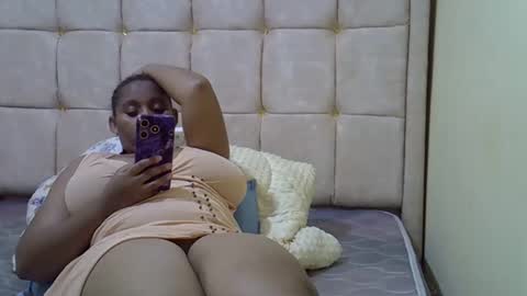 Snapshot of cutestebony1 chatting on 3, 10, 2025 cutestebony1 online show from 3, 10, 2025