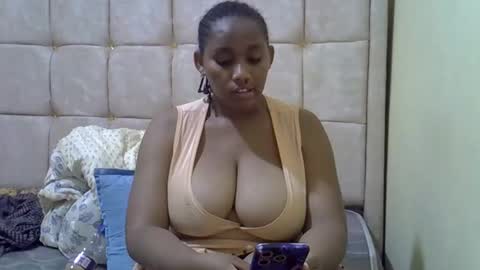 Snapshot of cutestebony1 chatting on 8, 10, 2025 cutestebony1 online show from 8, 10, 2025