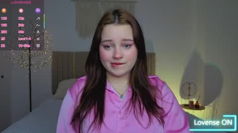 Snapshot of cutie__cutiee_ chatting on 10, 4, 2026 Nika online show from 10, 4, 2026