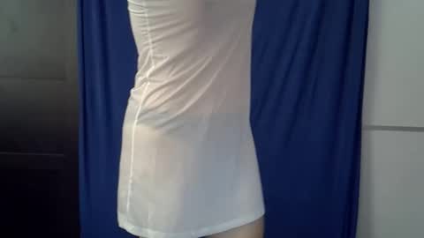 Snapshot of cutie_bee chatting on 19, 5, 2026 cutie_bee online show from 19, 5, 2026
