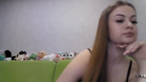 Snapshot of cutie_klo_ chatting on 10, 5, 2026 Chloe online show from 10, 5, 2026