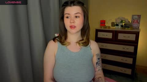 Snapshot of cutie_mili chatting on 18, 4, 2026 mili online show from 18, 4, 2026