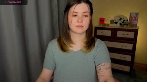 Snapshot of cutie_mili chatting on 25, 4, 2026 mili online show from 25, 4, 2026