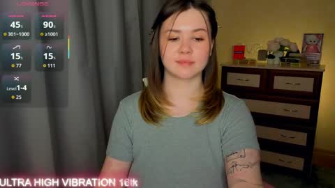 Snapshot of cutie_mili chatting on 25, 4, 2026 mili online show from 25, 4, 2026
