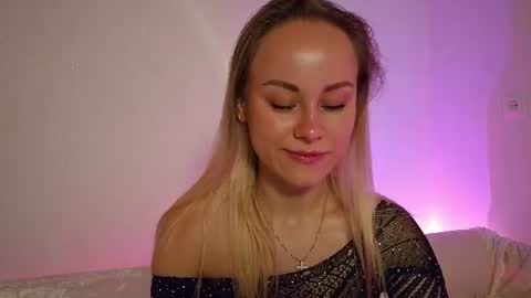 Snapshot of cutie_xoxo_ chatting on 18, 6, 2026 cutie_xoxo_ online show from 18, 6, 2026