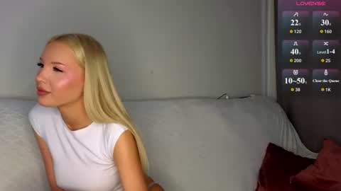 cutiefull_lion online show from 11, 6, 2026