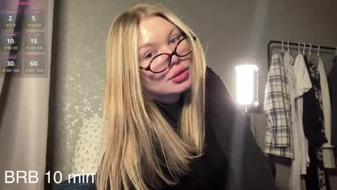 Snapshot of cutiejulie_ chatting on 3, 6, 2026 Julie online show from 3, 6, 2026