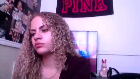 cutiekaylee online show from 19, 10, 2025