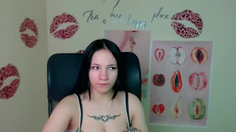 Snapshot of cutielady_ chatting on 18, 4, 2026 Emma online show from 18, 4, 2026
