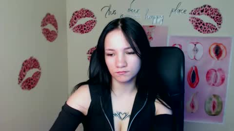 Snapshot of cutielady_ chatting on 23, 4, 2026 Emma online show from 23, 4, 2026