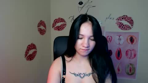 Snapshot of cutielady_ chatting on 29, 4, 2026 Emma online show from 29, 4, 2026