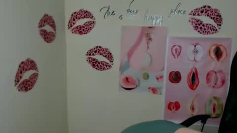 Snapshot of cutielady_ chatting on 5, 5, 2026 Emma online show from 5, 5, 2026