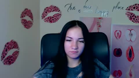 Snapshot of cutielady_ chatting on 13, 5, 2026 Emma online show from 13, 5, 2026
