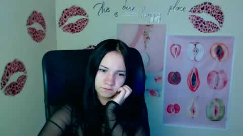 Snapshot of cutielady_ chatting on 17, 6, 2026 Emma online show from 17, 6, 2026