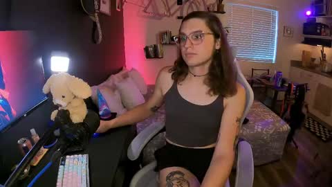 Snapshot of cutiepiescarlett chatting on 25, 5, 2026 cutiepiescarlett online show from 25, 5, 2026