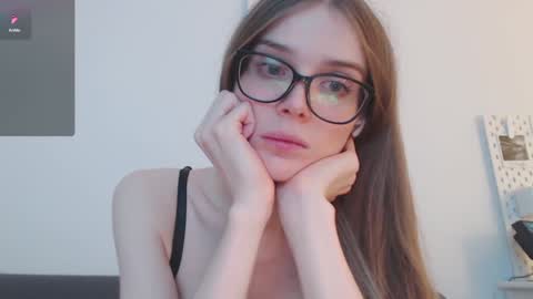 Snapshot of cutiewhitefox chatting on 1, 12, 2024 Eva online show from 1, 12, 2024