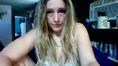 Snapshot of cutiiekaylss chatting on 10, 7, 2026 cutiiekaylss online show from 10, 7, 2026