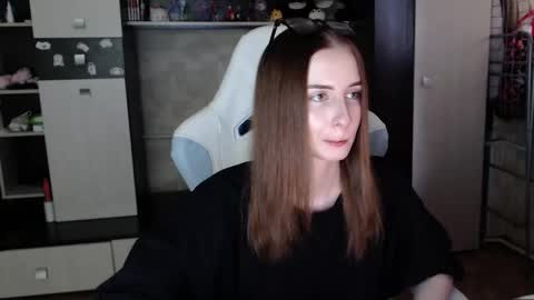 Cutti Crystal online show from 11, 11, 2025