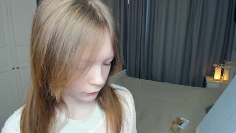 Snapshot of cuty_petite chatting on 7, 3, 2026 Anne online show from 7, 3, 2026