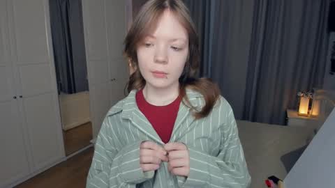 Snapshot of cuty_petite chatting on 9, 3, 2026 Anne online show from 9, 3, 2026