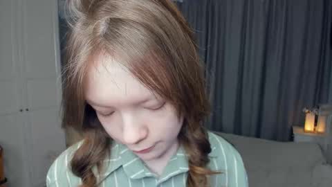 Snapshot of cuty_petite chatting on 13, 3, 2026 Anne online show from 13, 3, 2026
