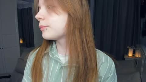 Snapshot of cuty_petite chatting on 6, 4, 2026 Anne online show from 6, 4, 2026
