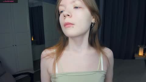 Snapshot of cuty_petite chatting on 7, 4, 2026 Anne online show from 7, 4, 2026