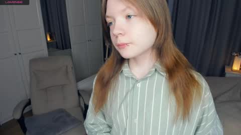 Snapshot of cuty_petite chatting on 10, 4, 2026 Anne online show from 10, 4, 2026