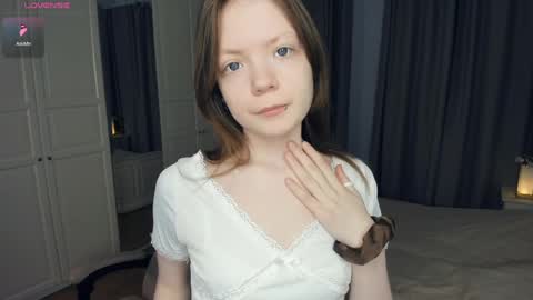 Snapshot of cuty_petite chatting on 11, 4, 2026 Anne online show from 11, 4, 2026