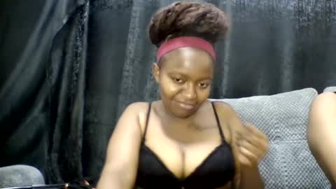Snapshot of cuvy_babe chatting on 2, 7, 2026 cuvy_babe online show from 2, 7, 2026