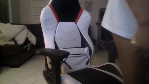 Snapshot of cxrlitos384092 chatting on 21, 12, 2025 cxrlitos384092 online show from 21, 12, 2025