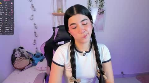 Snapshot of cyber_lizz chatting on 14, 5, 2026 Liz online show from 14, 5, 2026