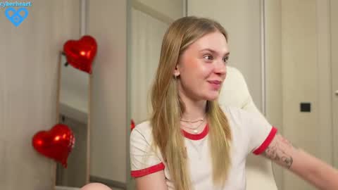 Snapshot of cyberheart_ chatting on 16, 2, 2025 EMILY online show from 16, 2, 2025