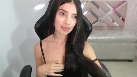 CINTIA ARAUJO online show from 14, 10, 2025