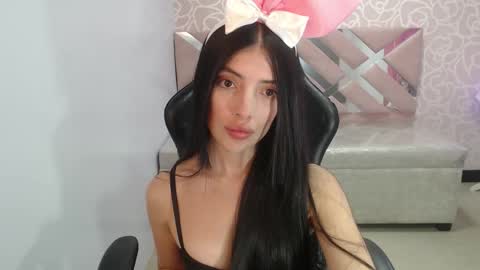 CINTIA ARAUJO online show from 19, 10, 2025