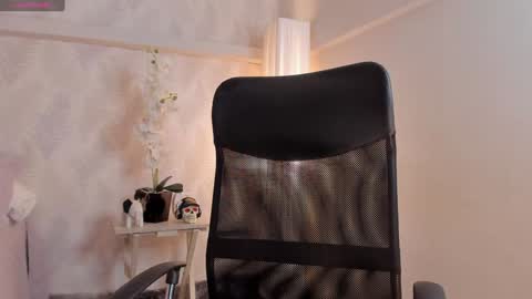 Snapshot of cyntia_adams chatting on 27, 12, 2024 cyntia_adams online show from 27, 12, 2024