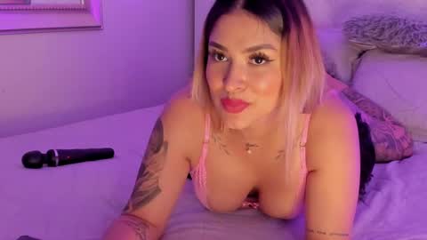 Snapshot of cyntia_adams chatting on 28, 2, 2025 cyntia_adams online show from 28, 2, 2025