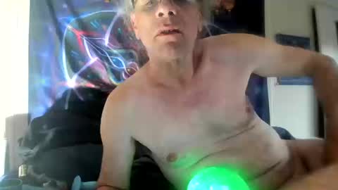 Snapshot of czechlove chatting on 19, 10, 2025 Andrew Thomas online show from 19, 10, 2025