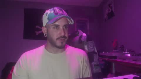 Snapshot of dabirdfree chatting on 13, 9, 2025 Destroyer online show from 13, 9, 2025