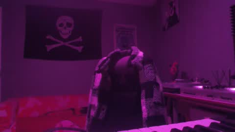 Snapshot of dabirdfree chatting on 21, 10, 2025 Destroyer online show from 21, 10, 2025