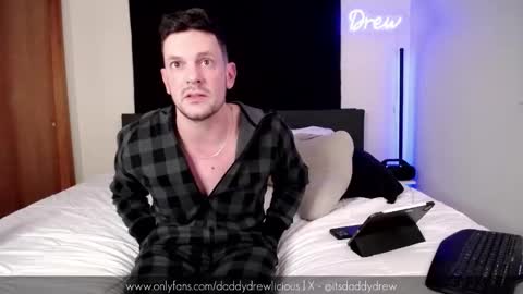 Drew online show from 3, 2, 2026