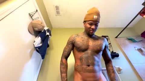 Snapshot of daddyjanimal chatting on 26, 10, 2025 sexy tatted king bbc online show from 26, 10, 2025