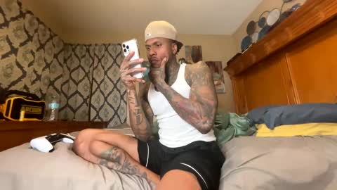 Snapshot of daddyjanimal chatting on 24, 11, 2025 sexy tatted king bbc online show from 24, 11, 2025
