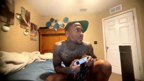Snapshot of daddyjanimal chatting on 1, 4, 2026 sexy tatted king bbc online show from 1, 4, 2026