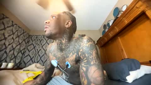 Snapshot of daddyjanimal chatting on 26, 4, 2026 sexy tatted king bbc online show from 26, 4, 2026